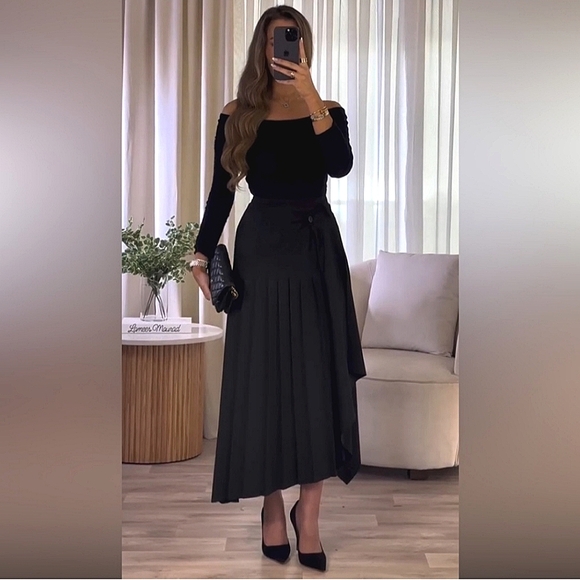 ZARA Pleated Skirt Midi size S and L - Picture 3 of 11